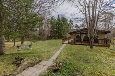 10 Magor Drive, Seguin, On P0c 1j0