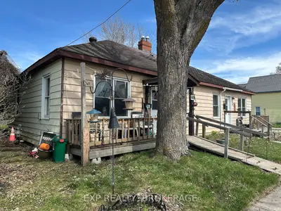 16 Louis Street, Brockville, On K6v 4h5