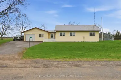 34 Royal Road, Prince Edward County, On K0k 2p0