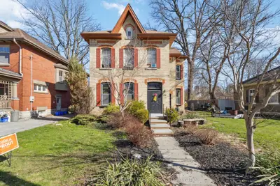 86 Byron Avenue E 2, London South, On N6c 1c7