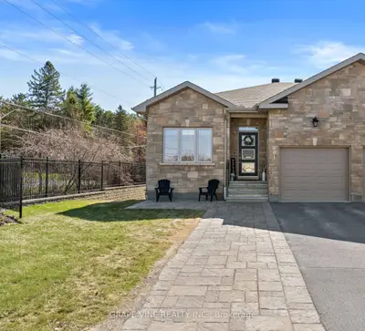 601 Meadowridge Circle, Carp - Huntley Ward, On K0a 1l0