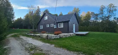 597 Stokes Bay Road, Northern Bruce Peninsula, On N0h 1w0