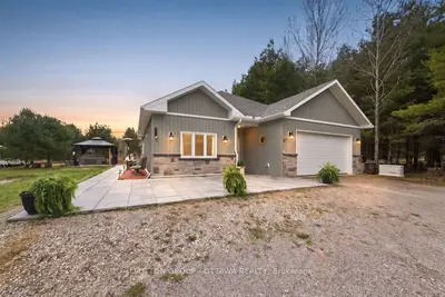 12 Eastern Avenue, Greater Madawaska, On K0j 2r0