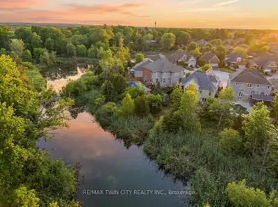 7 Tom Thomson Court, Brantford, On N3r 7z6