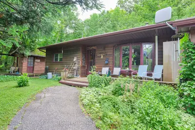 2065 Peninsula Road, Muskoka Lakes, On P0b 1g0
