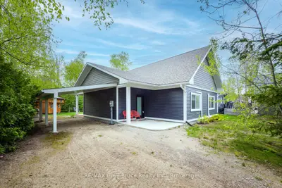 32 Southampton Parkway, South Bruce Peninsula, On N0h 2g0