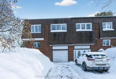 8 Oberon Street, Bells Corners And South To Fallowfield, On K2h 7x7
