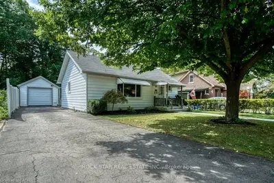 102 Kribs Street, Cambridge, On N3c 3n5