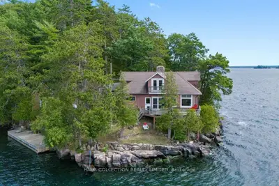 1 Little Grenadier Island, Leeds And The Thousand Islands, On K0e 1v0