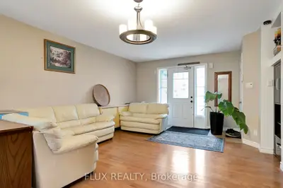 1392 Doon Village Road, Kitchener, On N2p 1a5