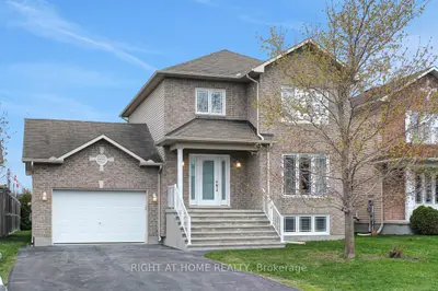 27 Manoir Street, Russell, On K0a 1w0