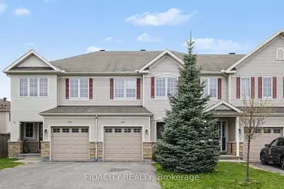 464 Templeford Avenue, Kanata, On K2m 0b8