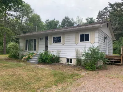 2195 Loop Road, Highlands East, On K0l 3c0