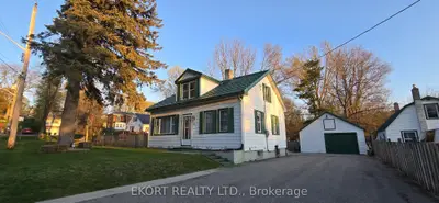 4 South Street S, Prince Edward County, On K0k 2t0