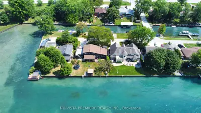 Detached in St. Clair