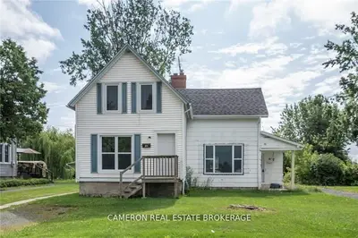 8-8 1/2 Adam Dixon Avenue, South Stormont, On K0c 1p0
