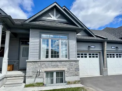 17 Lakewood Crescent 3, Kawartha Lakes, On K0m 1a0
