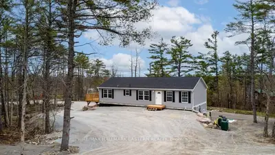1864 Lakehurst Road, Trent Lakes, On K0l 1j0