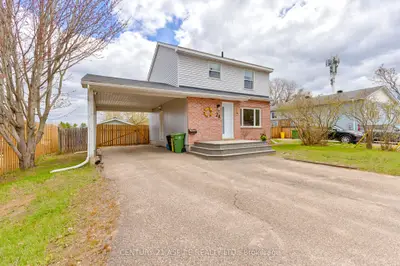 2a Selkirk Street, Petawawa, On K8h 3c1