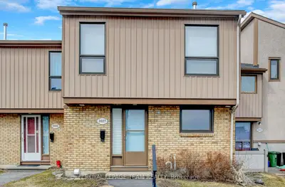 2027 Stonehenge Crescent 35, Cyrville - Carson Grove - Pineview, On K1b 4n7