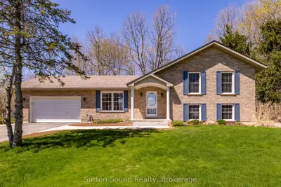 126 Alexandria Street, Georgian Bluffs, On N4k 0g2