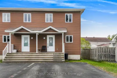 786 Lawrence Street, Clarence-rockland, On K4k 1c5