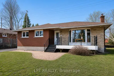 2317 Elmira Drive, Parkway Park - Queensway Terrace S And Area, On K2c 1h3
