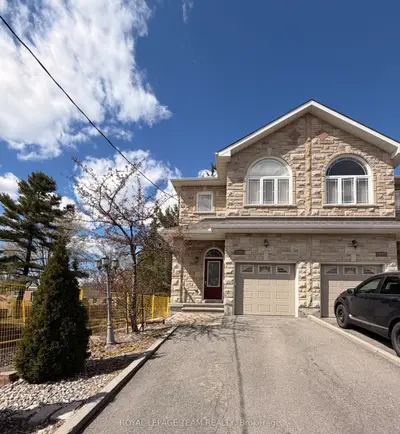 1221 Anoka Street, Hunt Club - South Keys And Area, On K1v 6c5