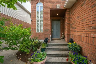 15 Armour Crescent, Hamilton, On L9k 1s1