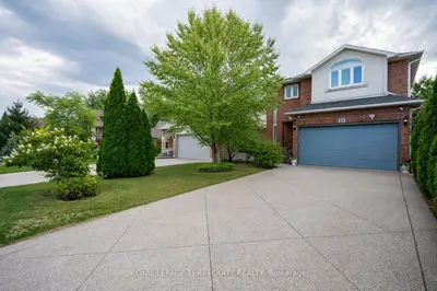 15 Armour Crescent, Hamilton, On L9k 1s1