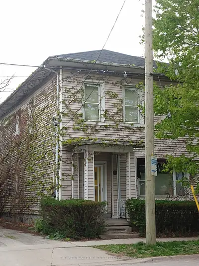 14 Court Street A3, St. Catharines, On L2r 4r4