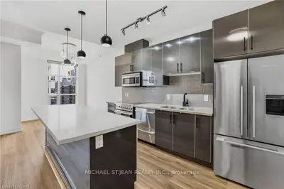 90 Charlton Avenue W 801, Hamilton, On L8p 0b4