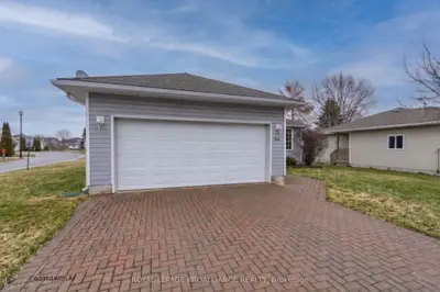 94 Sandbanks Court, Prince Edward County, On K0k 3l0