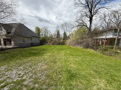 95 Dorothea Drive, Billings Bridge - Riverside Park And Area, On K1v 7c6