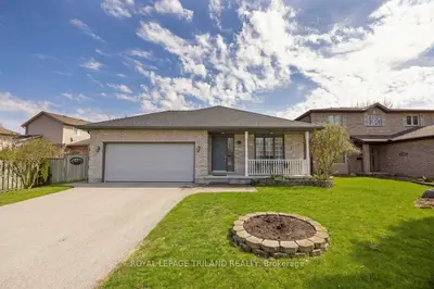 22 Stoneycreek Crescent, London North, On N5x 3x4