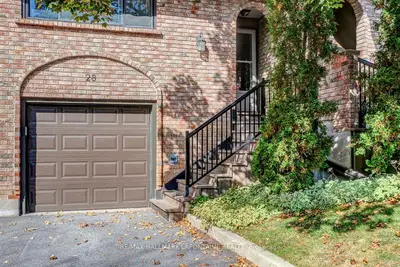 2 Bertona Street 28, South Of Baseline To Knoxdale, On K2g 0w1