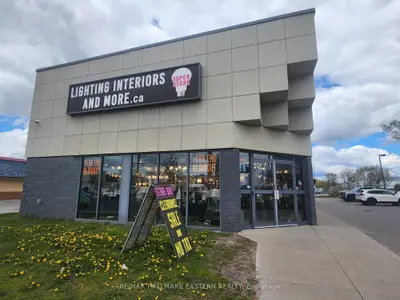 746 Lansdowne Street W, Peterborough, On K9j 1z6