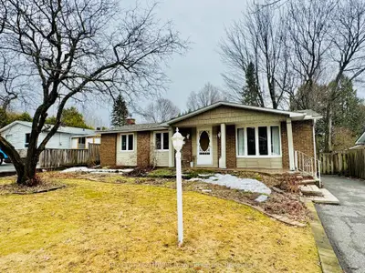 320 Justin Street, North Bay, On P1b 5j9