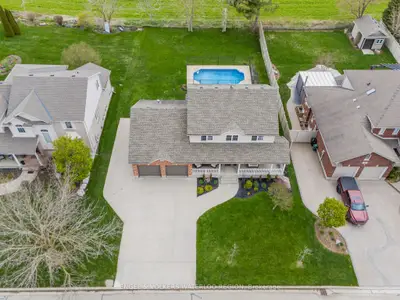 28 Rhine Meadow Road, Woolwich, On N0b 1y0