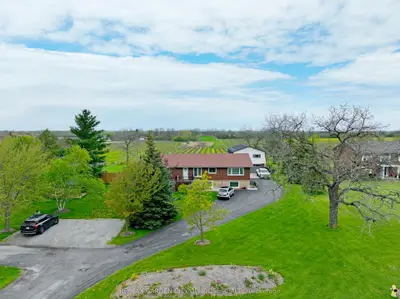 786 York Road 2, Niagara-on-the-lake, On L0s 1j0