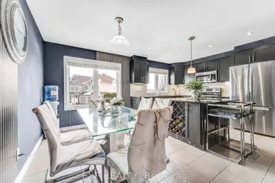 489 Coldwater Crescent, Kanata, On K2m 0j2