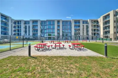50 Herrick Avenue 322, St. Catharines, On L2p 2t9