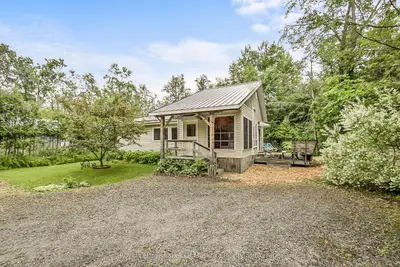 1009 Kirbys Beach Road, Bracebridge, On P1l 1x2