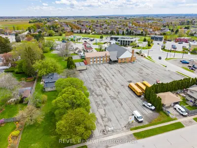 8 Elden Street, Niagara-on-the-lake, On L0s 1j0