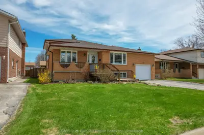 18 Eglee Avenue, North Bay, On P1b 8z7