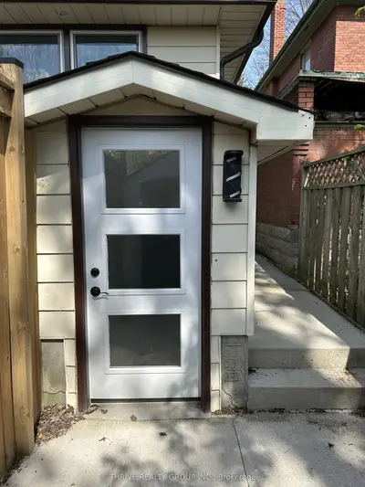 27 Belgrave Avenue Lower, London South, On N6c 4b3