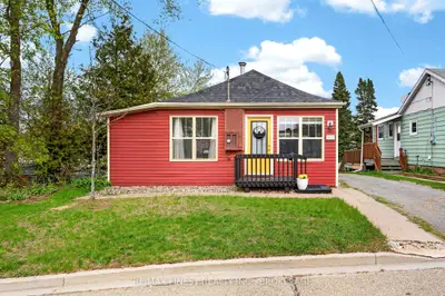 377 Henrietta Street, Gananoque, On K7g 1x6