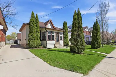 49 Well Street, Stratford, On N5a 4l8