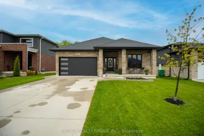 60 Tanya Drive, Southwest Middlesex, On N0l 1m0