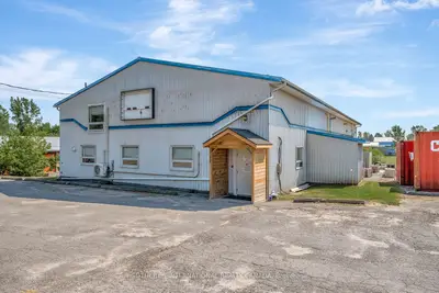 17 Mcfarland Drive E, Prince Edward County, On K0k 2t0